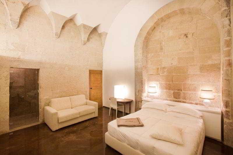 Palazzo Persone Dimora Storica Bed & Breakfast Lecce Exterior photo