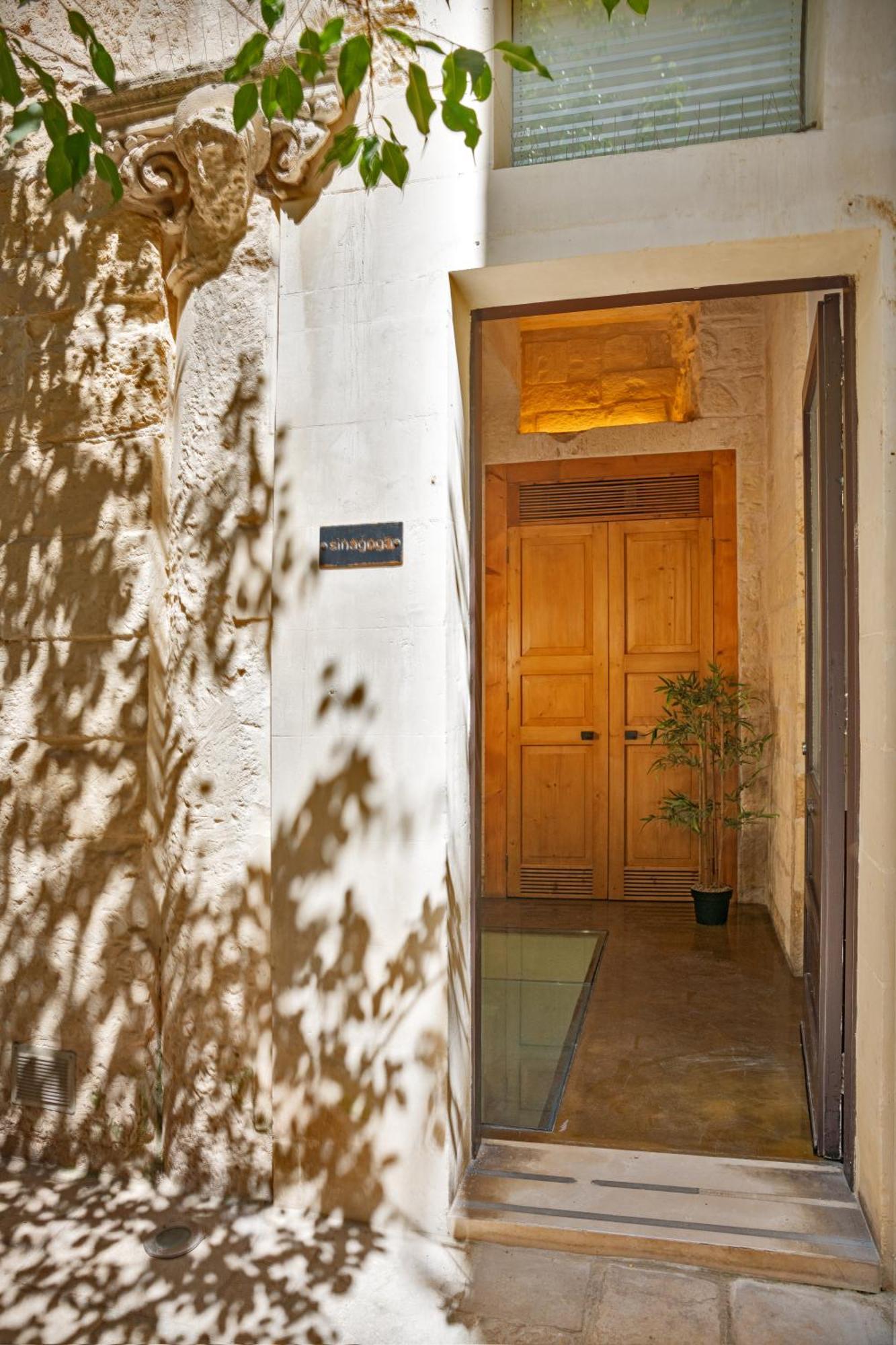 Palazzo Persone Dimora Storica Bed & Breakfast Lecce Exterior photo