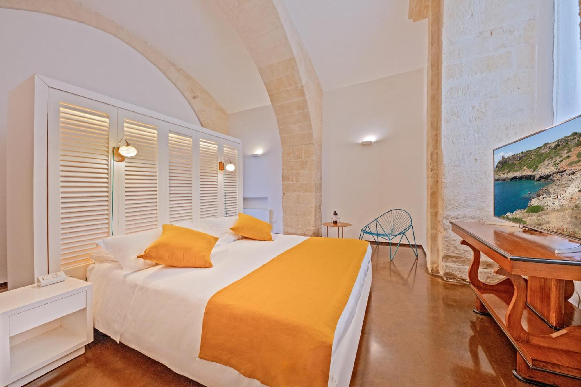 Palazzo Persone Dimora Storica Bed & Breakfast Lecce Exterior photo