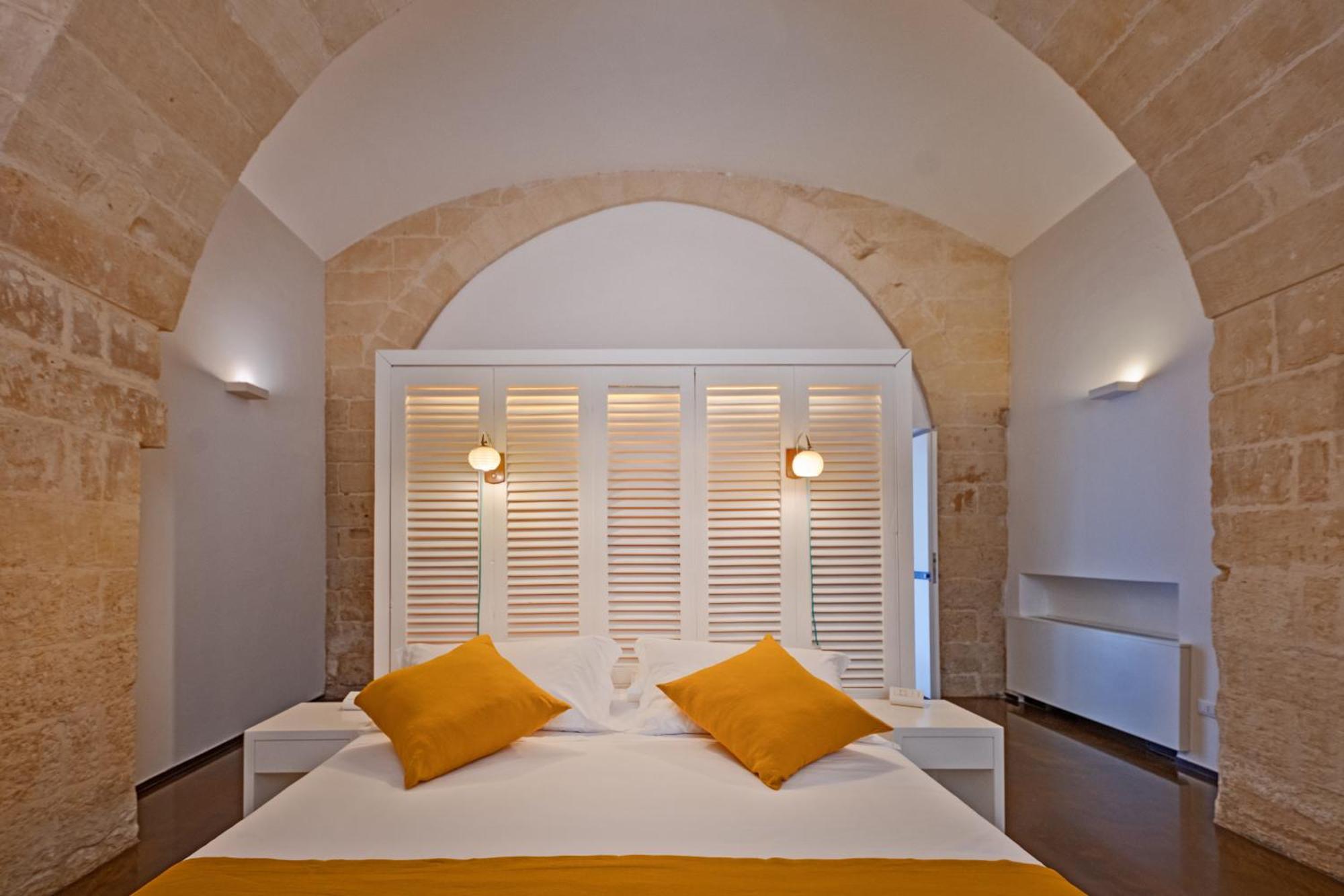 Palazzo Persone Dimora Storica Bed & Breakfast Lecce Exterior photo