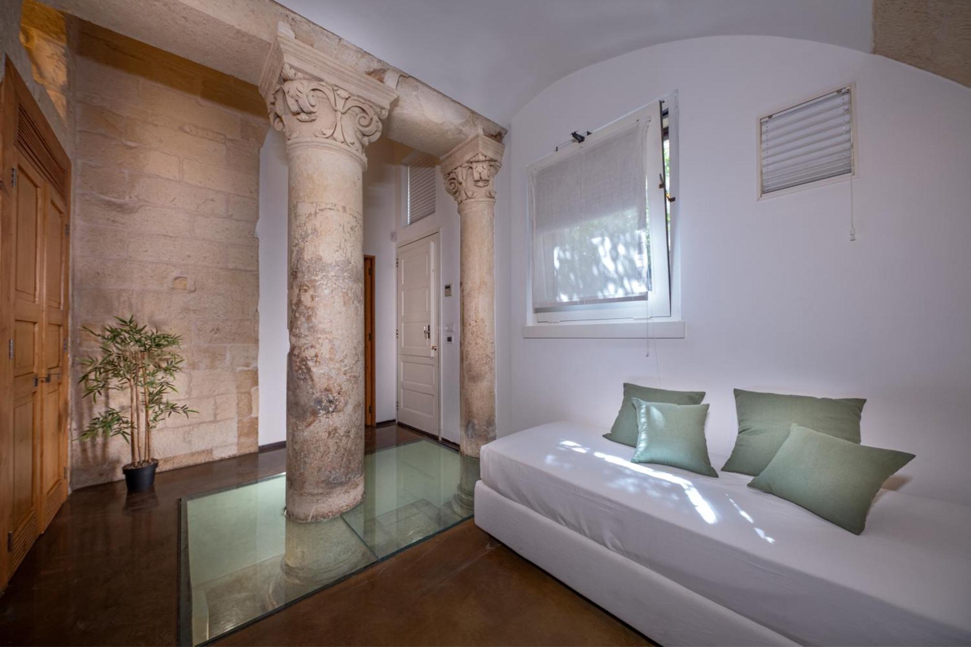 Palazzo Persone Dimora Storica Bed & Breakfast Lecce Exterior photo