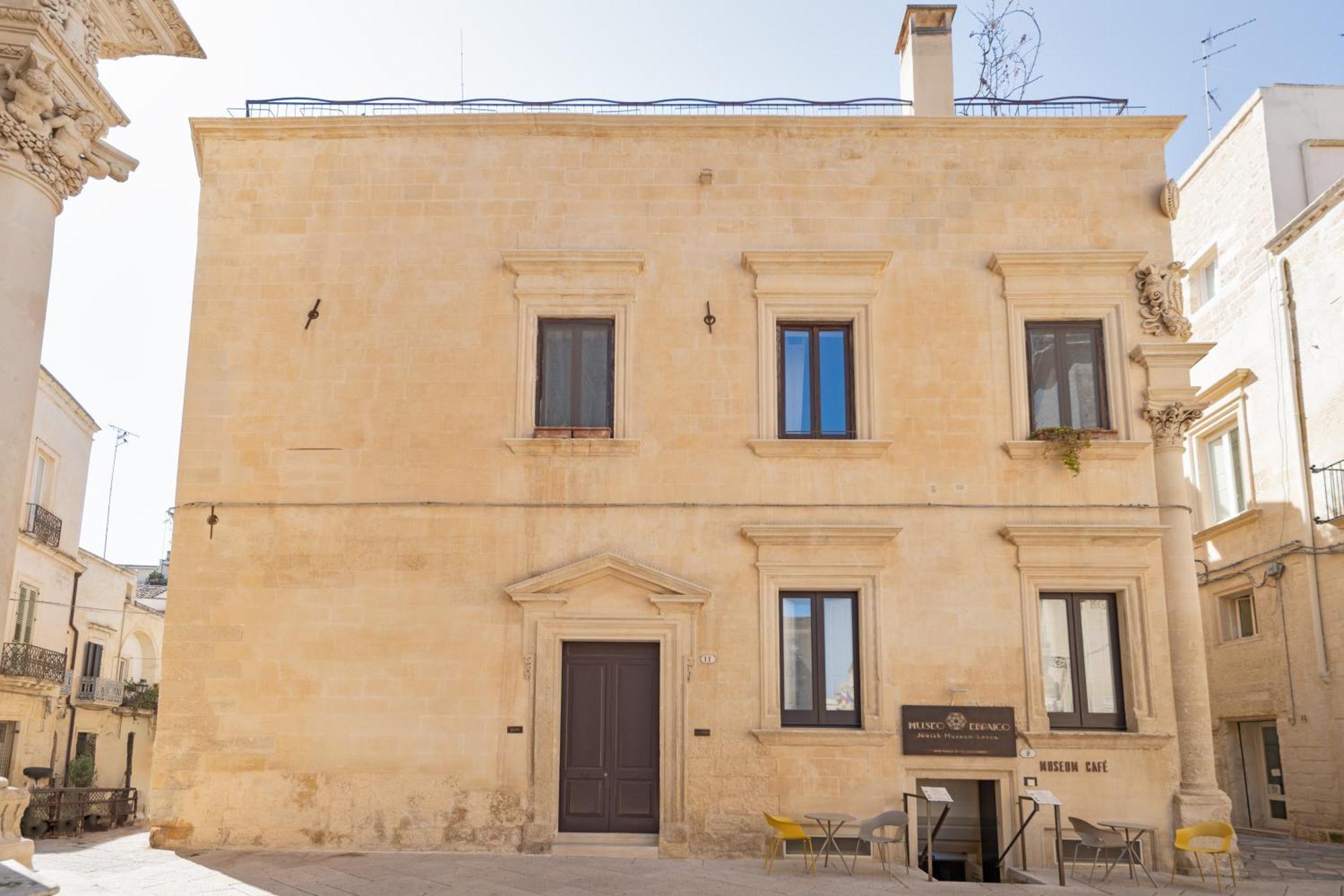 Palazzo Persone Dimora Storica Bed & Breakfast Lecce Exterior photo