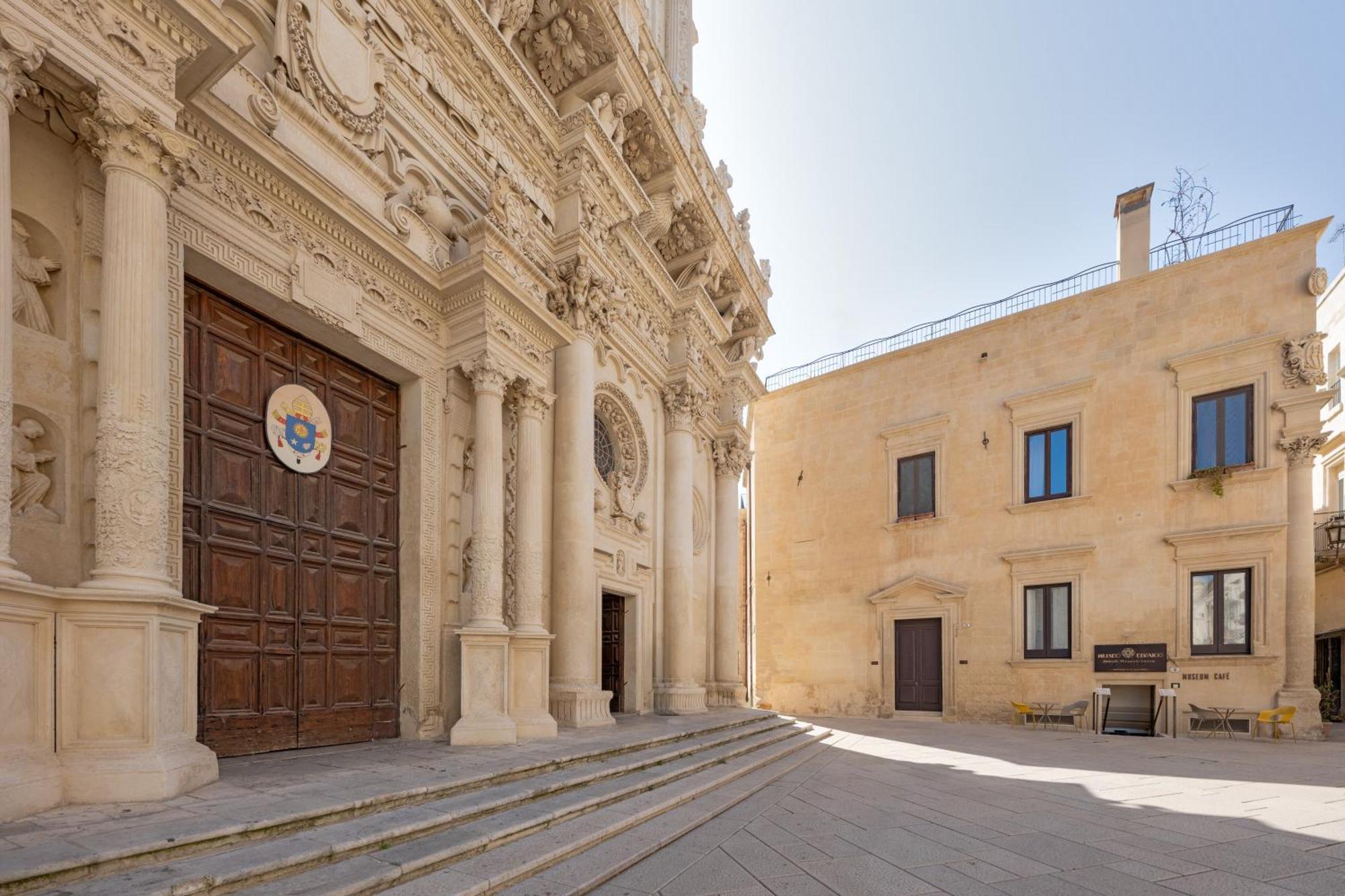 Palazzo Persone Dimora Storica Bed & Breakfast Lecce Exterior photo