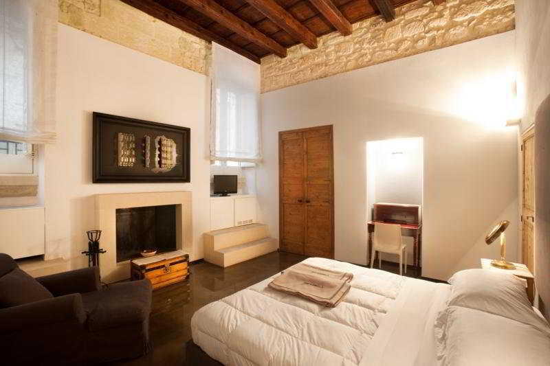 Palazzo Persone Dimora Storica Bed & Breakfast Lecce Exterior photo